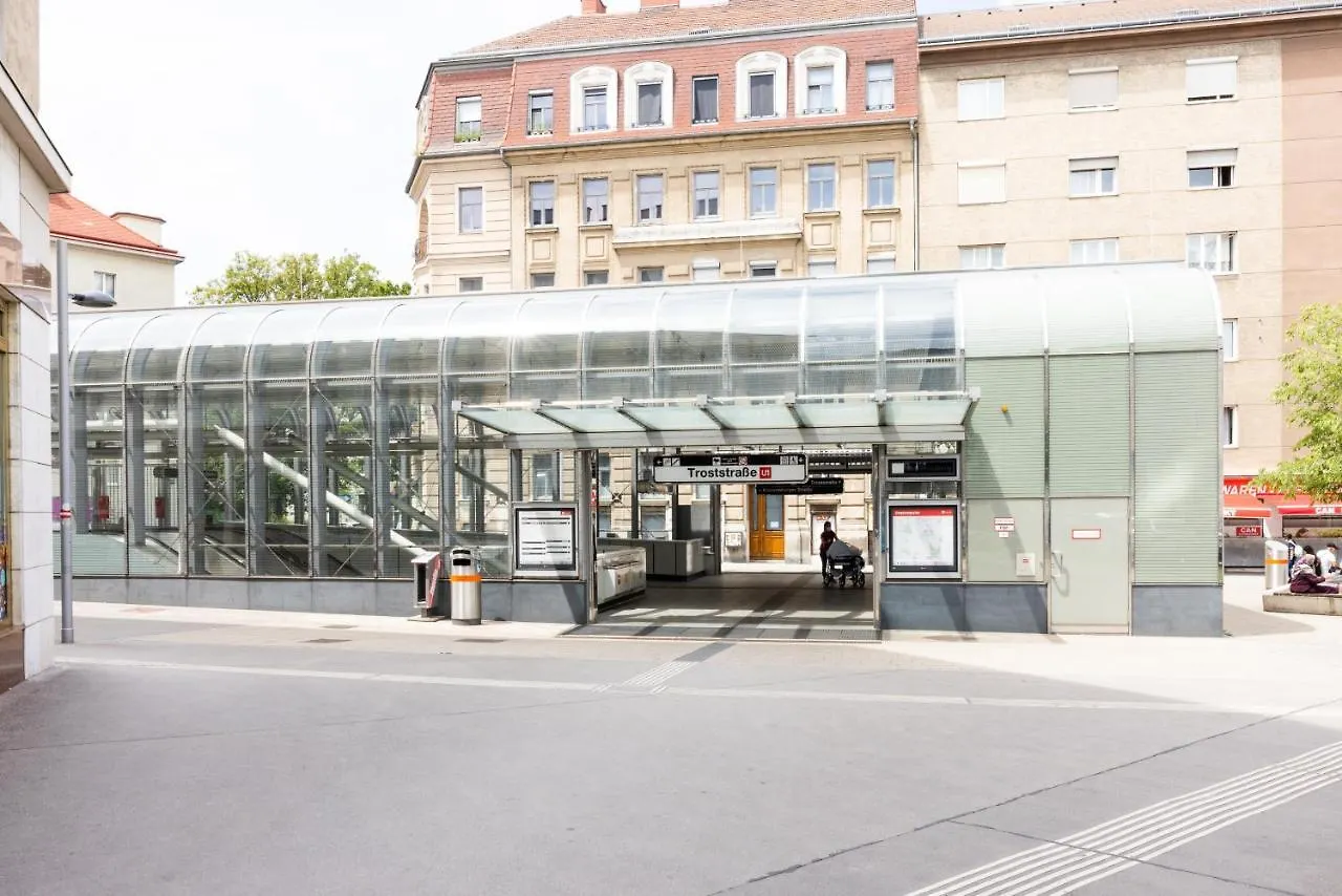 Spacious Vienna Central Station Residence Apartment