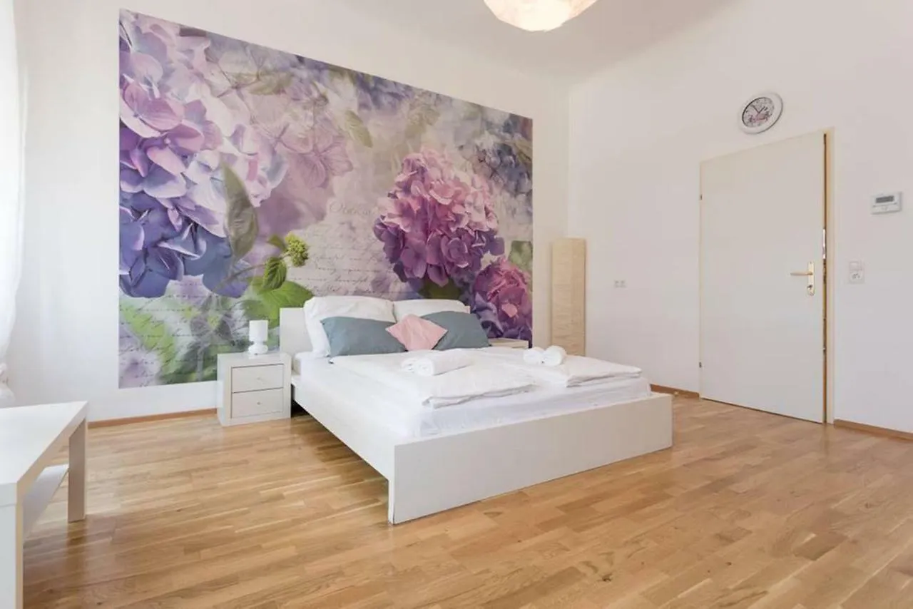 Spacious Vienna Central Station Residence אוסטריה