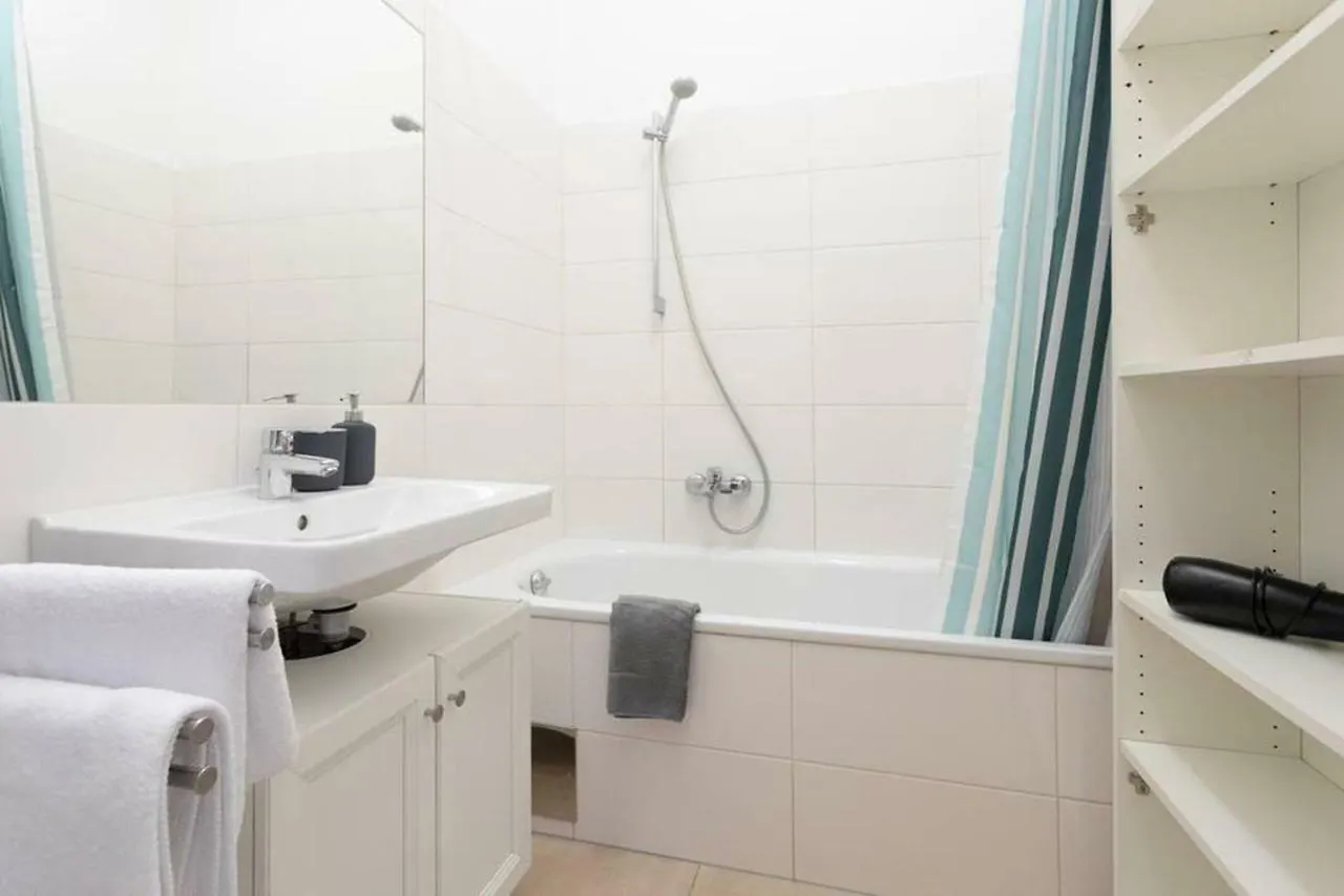 Spacious Vienna Central Station Residence